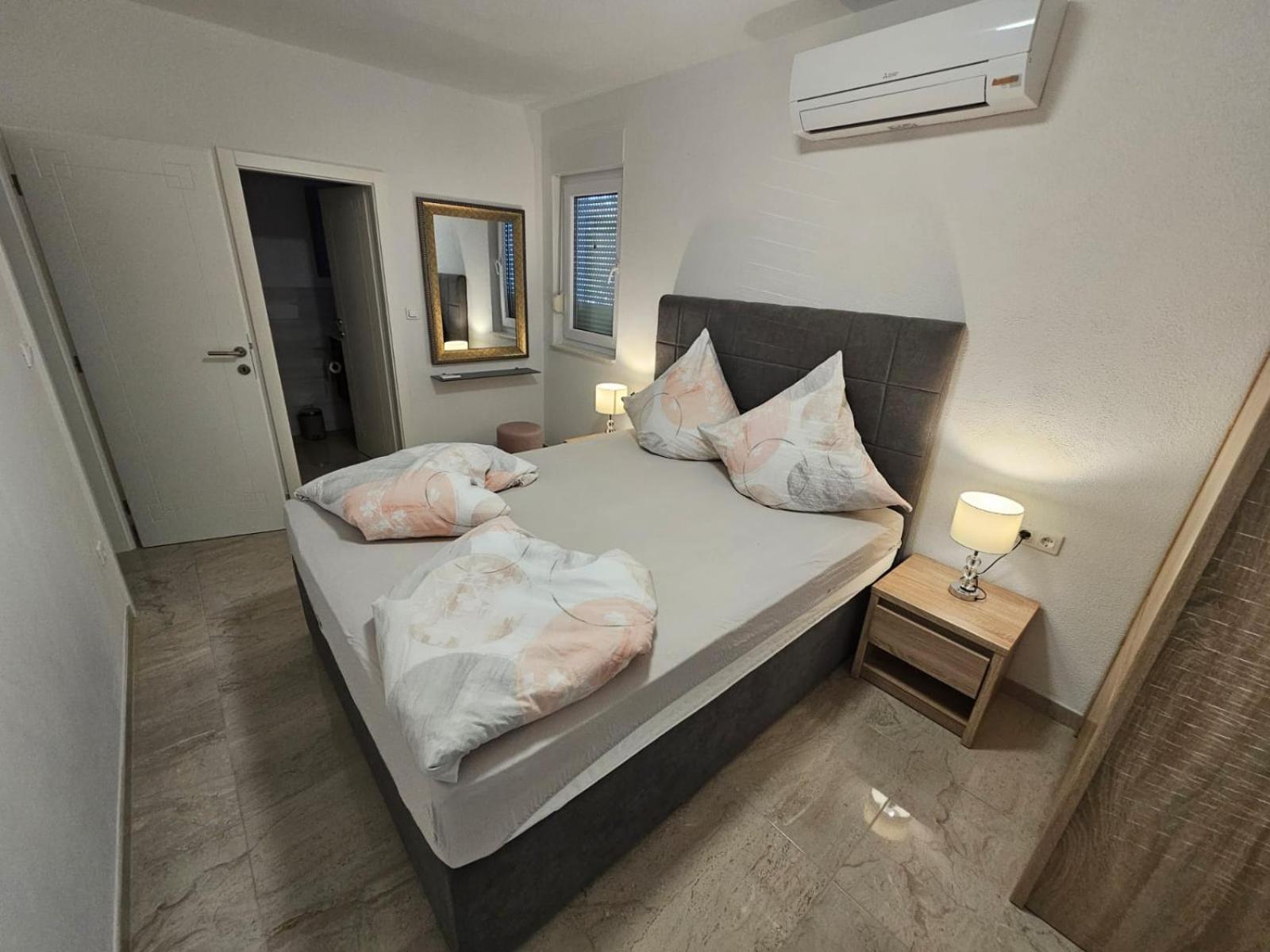 Villa Botic Трогир Екстериор снимка